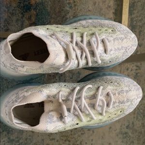 Yeezy Boost 380 green size 6